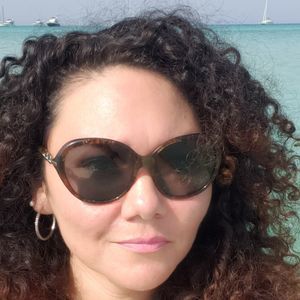 Meet your Posher, Roxanna